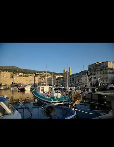 Centre Ville, Confort De 2 à 7 Pers. Bastia (Corsica)
