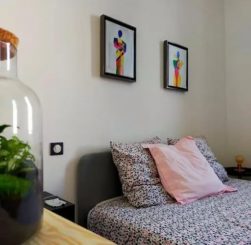 Centre Ville, Confort De 2 A 7 Pers. דירה *